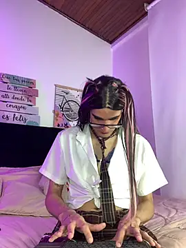 Snapshot of Alex_evanss_ chatting on April 2, 2026, 7:42 pm Alex evanss online show from April 2, 2026, 7:42 pm