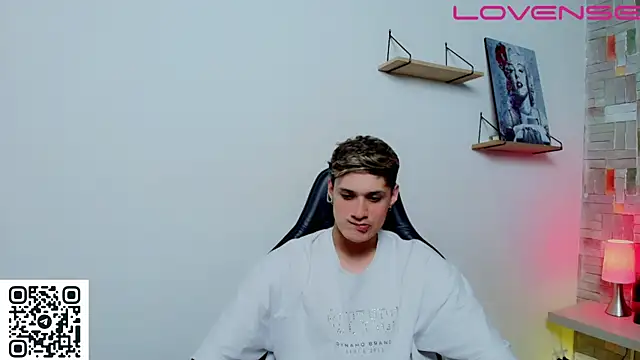 Snapshot of flaquito___ chatting on June 3, 2026, 9:19 pm flaquito online show from June 3, 2026, 9:19 pm