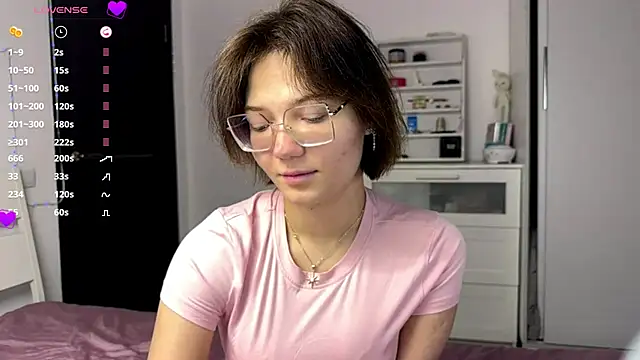 Cute Capricee online show from June 4, 2026, 11:37 am