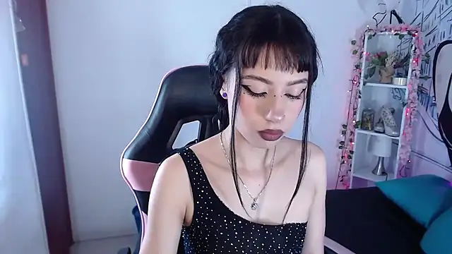 adulce pinkcm online show from May 8, 2026, 1:59 pm