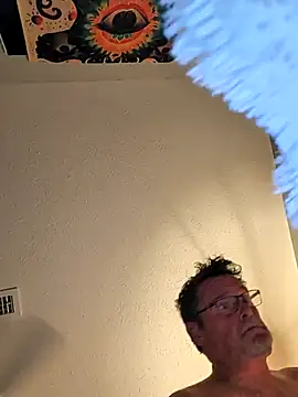 ResignedEsthetic online show from April 1, 2026, 10:39 pm