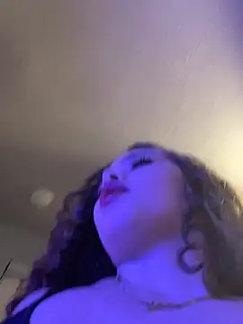 mariex83 online show from April 14, 2026, 3:00 am