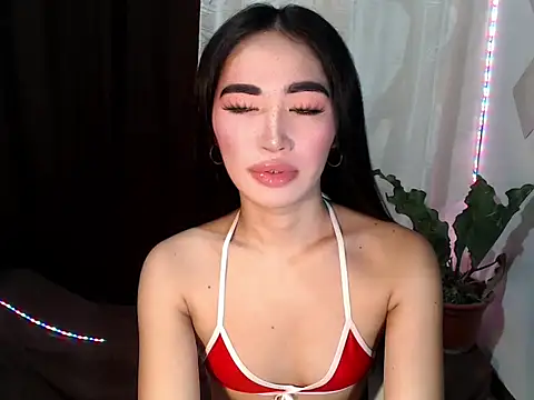 Snapshot of urasiankylie chatting on July 4, 2026, 5:28 pm urasiankylie online show from July 4, 2026, 5:28 pm