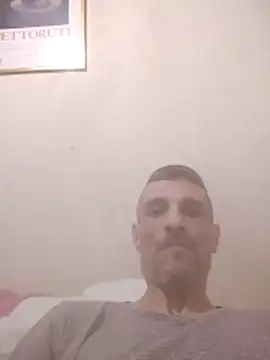 Guillelp online show from June 11, 2026, 12:32 am