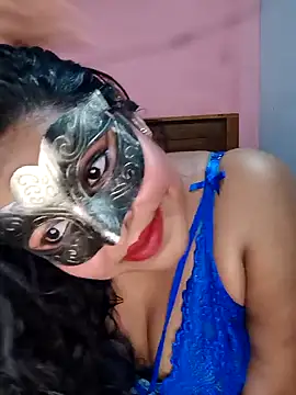 Snapshot of Maskedcurves chatting on April 12, 2026, 3:04 pm Maskedcurves online show from April 12, 2026, 3:04 pm