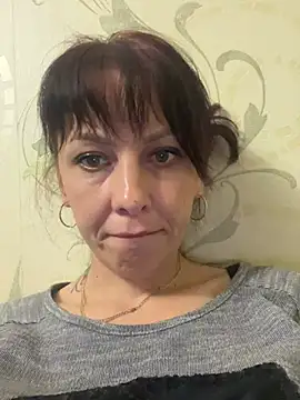 Snapshot of Bella_heart chatting on April 3, 2026, 5:52 pm Bella heart online show from April 3, 2026, 5:52 pm