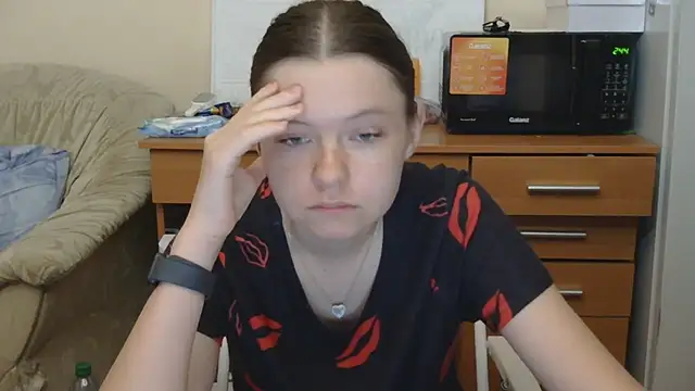 JessicaHolland1 online show from July 17, 2026, 5:43 pm
