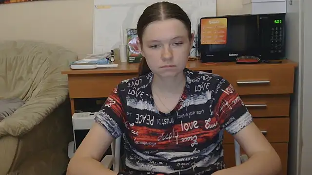 JessicaHolland1 online show from July 13, 2026, 5:56 pm
