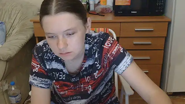 JessicaHolland1 online show from July 19, 2026, 5:32 pm