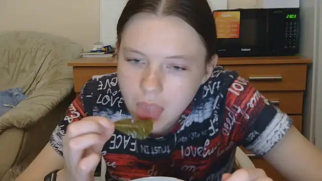 JessicaHolland1 online show from July 18, 2026, 6:05 pm