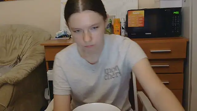 JessicaHolland1 online show from July 12, 2026, 6:42 pm