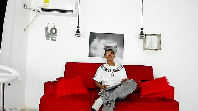 Snapshot of scary_movie chatting on April 8, 2026, 1:18 am scary movie online show from April 8, 2026, 1:18 am