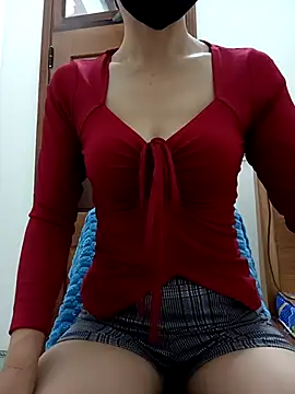 Snapshot of Mi-Kami chatting on April 7, 2026, 1:40 am Mi-Kami online show from April 7, 2026, 1:40 am