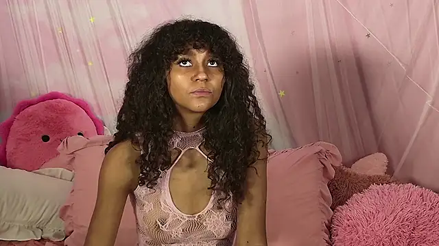 mia hart online show from August 5, 2026, 3:22 am