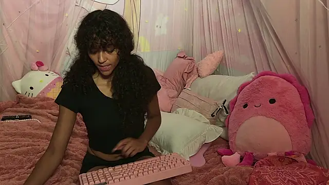 mia hart online show from June 30, 2026, 5:18 am