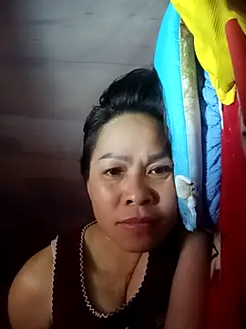 Snapshot of -Luni- chatting on July 18, 2026, 9:56 pm -Luni- online show from July 18, 2026, 9:56 pm