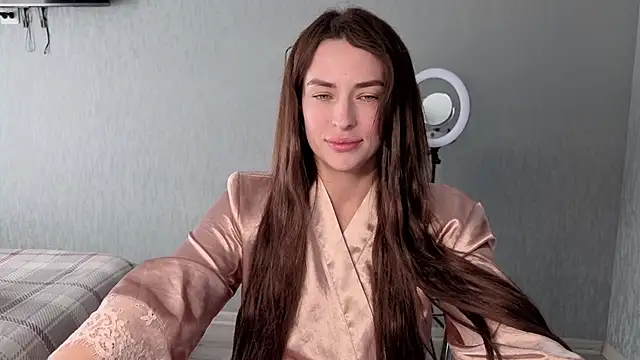 Snapshot of Kira__love1 chatting on May 28, 2026, 8:33 am Kira love1 online show from May 28, 2026, 8:33 am