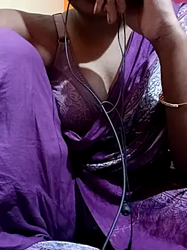 Hot-Kareena online show from April 9, 2026, 6:36 pm