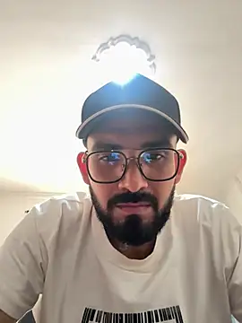Snapshot of big_bearman chatting on June 15, 2026, 6:40 pm big bearman online show from June 15, 2026, 6:40 pm