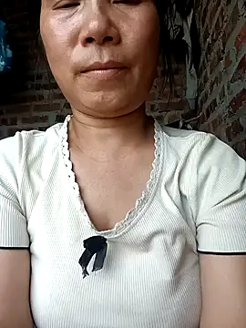 Snapshot of Ya-kun- chatting on April 4, 2026, 8:10 am Ya-kun- online show from April 4, 2026, 8:10 am