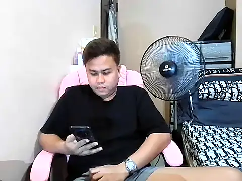 Snapshot of tipsy_butter chatting on June 13, 2026, 6:28 pm tipsy butter online show from June 13, 2026, 6:28 pm