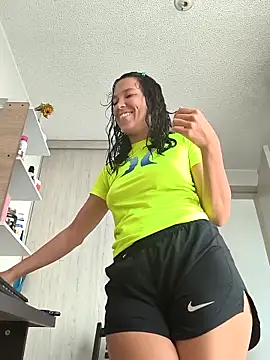  Linna online show from April 5, 2026, 8:15 pm