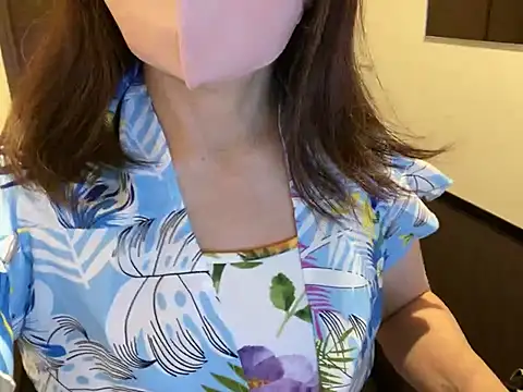Snapshot of lemonade_madame chatting on June 12, 2026, 12:14 pm lemonade madame online show from June 12, 2026, 12:14 pm