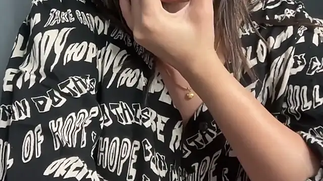 Rossy x2 online show from April 4, 2026, 4:24 pm