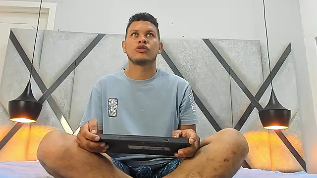 Snapshot of NohaBrooks chatting on April 5, 2026, 12:01 pm NohaBrooks online show from April 5, 2026, 12:01 pm