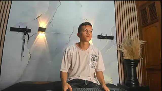 DilanAndKing online show from April 10, 2026, 12:45 pm