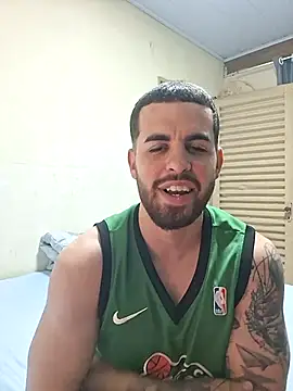 Snapshot of leoxxxgato chatting on April 4, 2026, 9:21 pm leoxxxgato online show from April 4, 2026, 9:21 pm