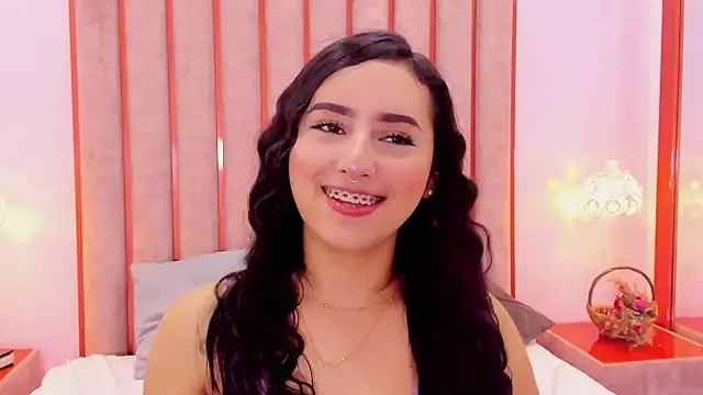Snapshot of Zoe_Monrow chatting on May 30, 2026, 12:44 pm Zoe Monrow online show from May 30, 2026, 12:44 pm