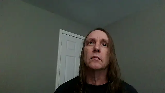 Magnus Luv online show from May 26, 2026, 8:18 pm