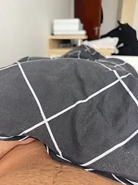 BIGGCOCK20CM online show from April 18, 2026, 3:03 pm