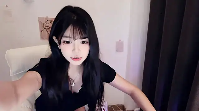 Snapshot of Kitteovo chatting on July 17, 2026, 12:24 pm Kitteovo online show from July 17, 2026, 12:24 pm