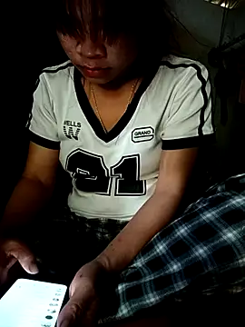 Snapshot of Ffhhqww1 chatting on April 12, 2026, 3:21 am Ffhhqww1 online show from April 12, 2026, 3:21 am