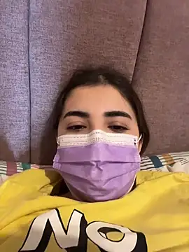 AnnieCartier online show from April 18, 2026, 7:54 am