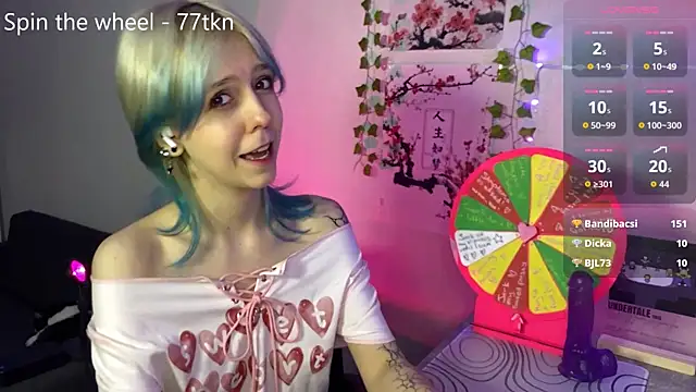 Snapshot of LunaBless chatting on June 1, 2026, 9:14 pm LunaBless online show from June 1, 2026, 9:14 pm
