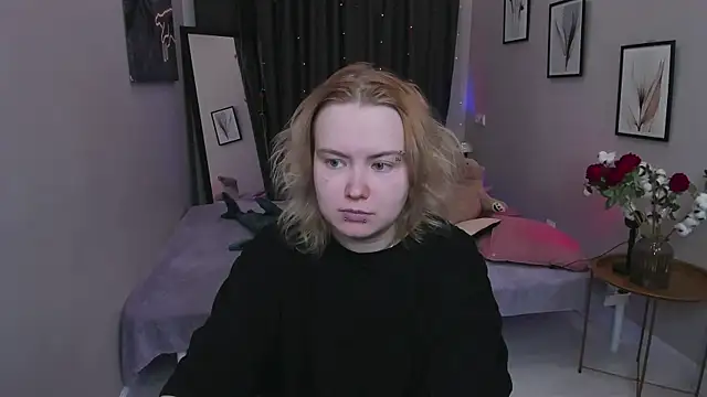 FionaxRider  online show from April 18, 2026, 10:32 pm