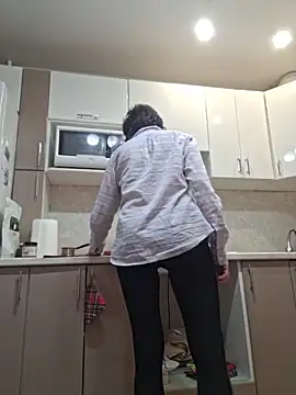 LaliaMia online show from February 13, 2026, 2:11 am