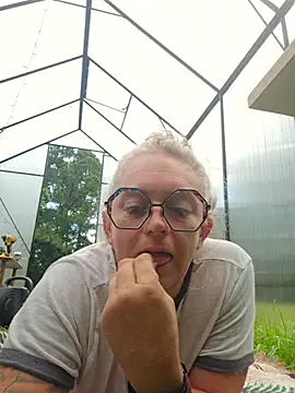 Blondejenn online show from June 5, 2026, 12:00 pm