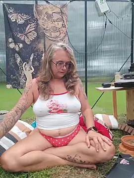 Blondejenn online show from June 9, 2026, 11:11 am