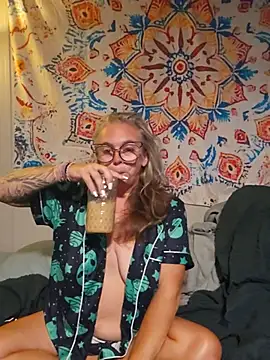Blondejenn online show from July 22, 2026, 12:18 pm