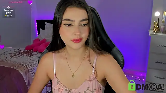 esmeralda le online show from July 20, 2026, 11:12 am