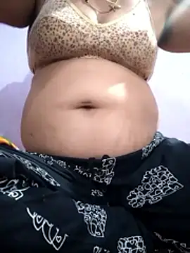 Snapshot of Reshmi54 chatting on April 7, 2026, 4:31 pm Reshmi54 online show from April 7, 2026, 4:31 pm