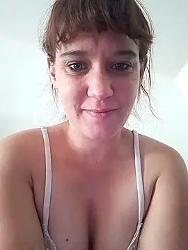 Snapshot of Maggie38 chatting on July 17, 2026, 6:43 am Maggie38 online show from July 17, 2026, 6:43 am