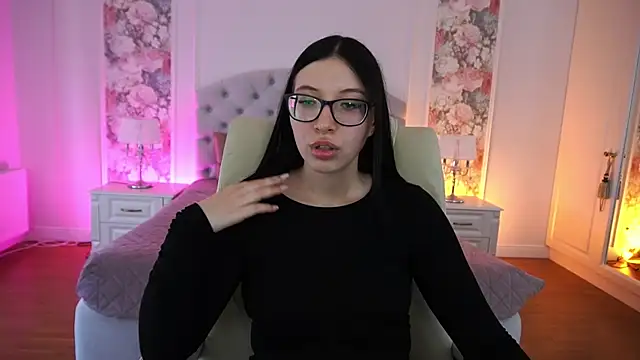 Snapshot of SsoftAura chatting on April 13, 2026, 12:42 pm SsoftAura online show from April 13, 2026, 12:42 pm