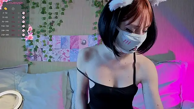 LunaNyanmi online show from April 15, 2026, 9:48 am