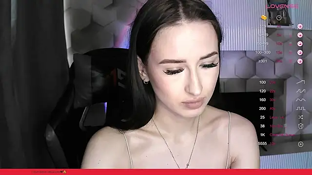 Snapshot of KellyMur_ chatting on May 8, 2026, 1:42 am KellyMur online show from May 8, 2026, 1:42 am