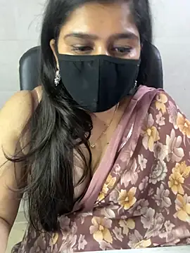 sarasofiaa  online show from May 22, 2026, 5:22 pm